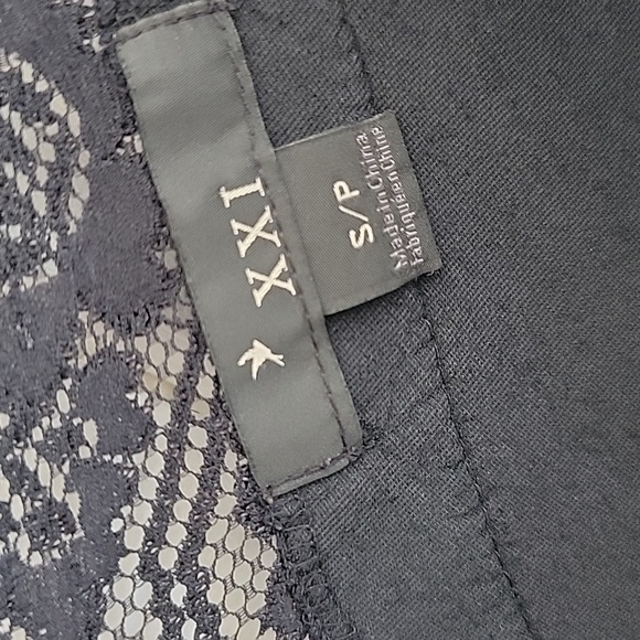 Black Lace Velvet Forever 21 Blouse - Picture 5 of 7